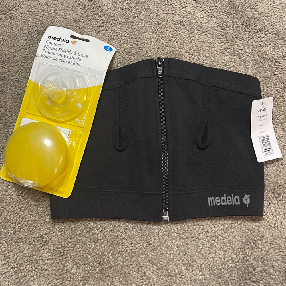 Medela Pumping Bra with 20mm Nipple Shield & Case